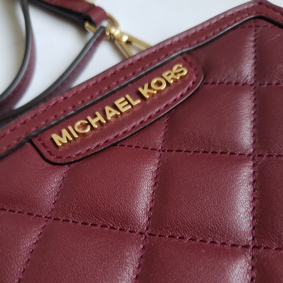 Michael Kors Mini Selma Crossbody - Picture 3 of 17